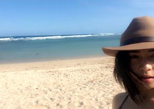 Nikita Willy saat berada di pantai Bali seminggu yang lalu@twitter