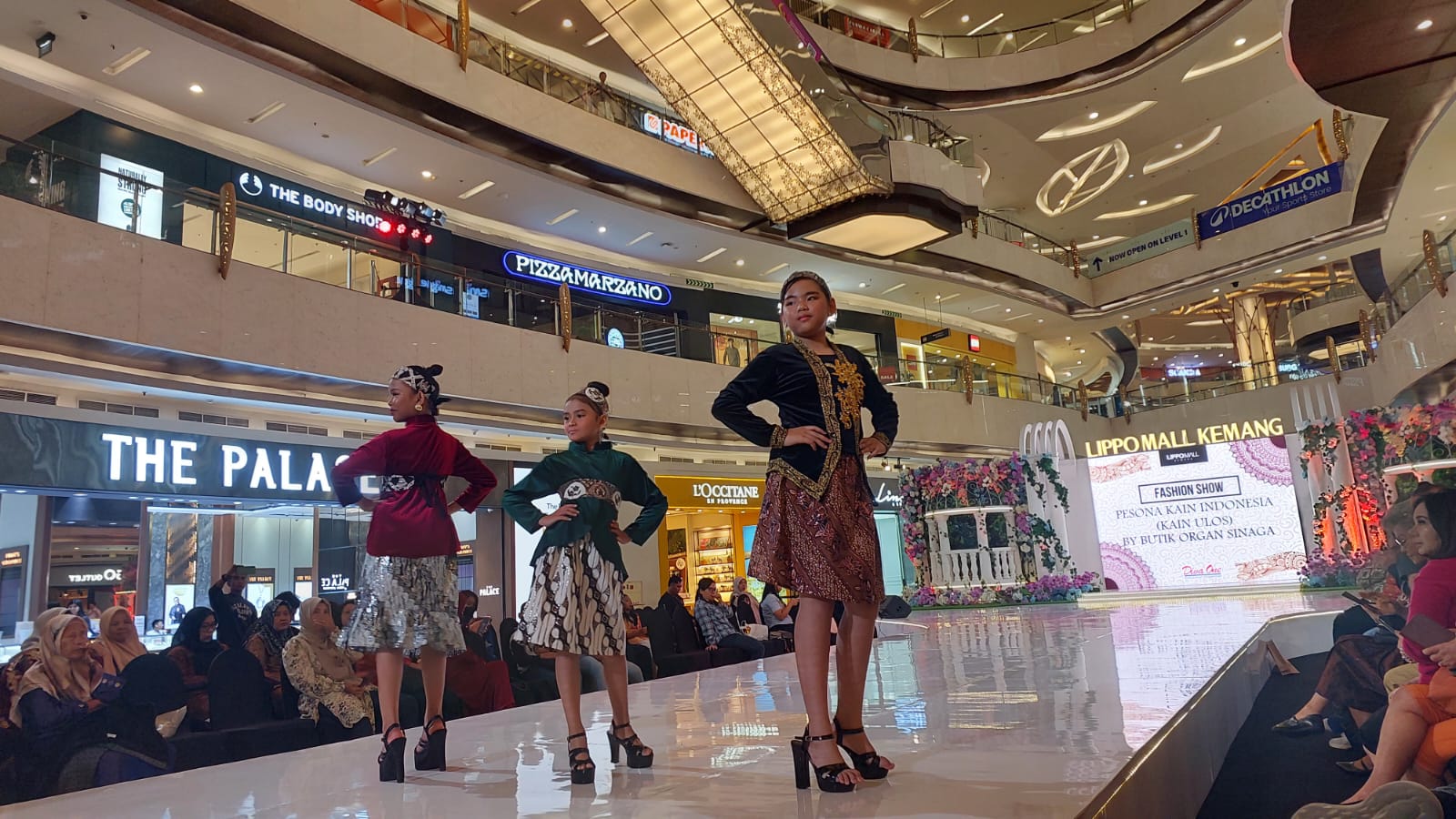 Diva One Warnai Hari Batik Nasional di Lippo Mall Kemang dengan Pesona Wastra Nusantara IMG 20251004 WA0000