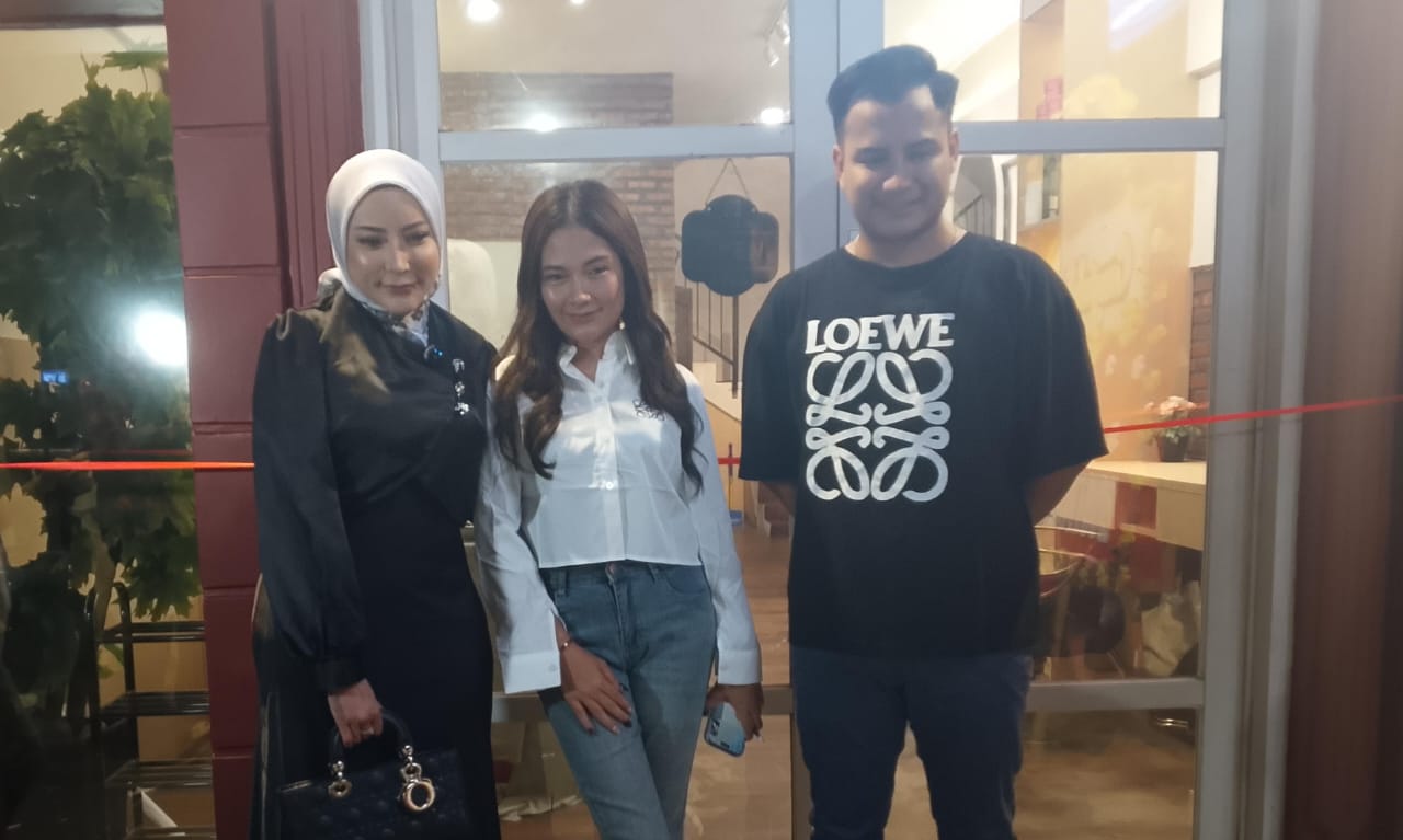 Dari Kontroversi ke Kreativitas: Ayu Aulia Bangun “Salon Keikhlasan” di Kemang IMG 20251019 WA0011