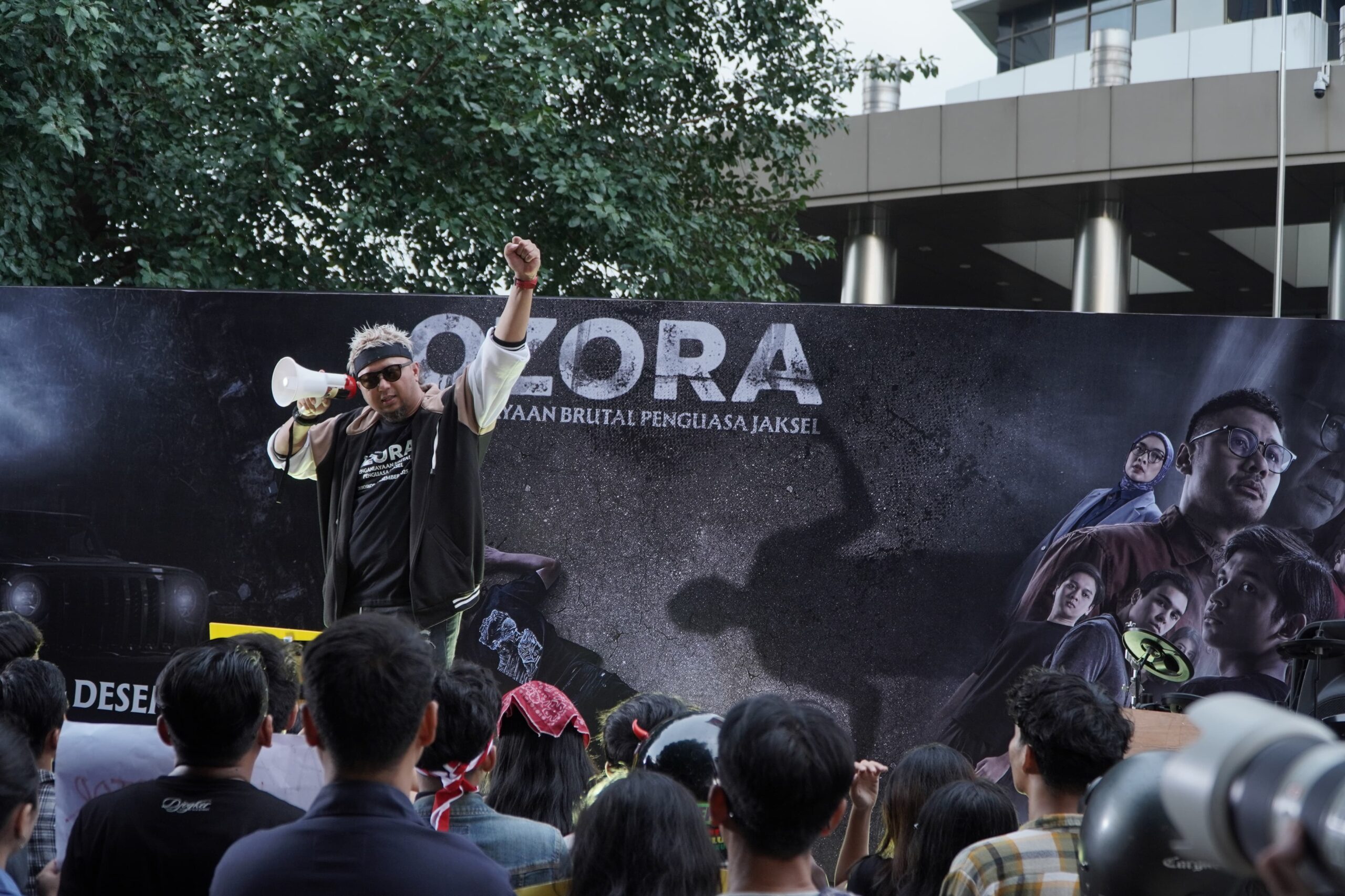 Seniman dan Publik Tumpah Ruah di Aksi Musikal KPK: Kritik Korupsi Mencuat, Film Ozora Ikut Disorot IMG 20251119 WA0044 scaled