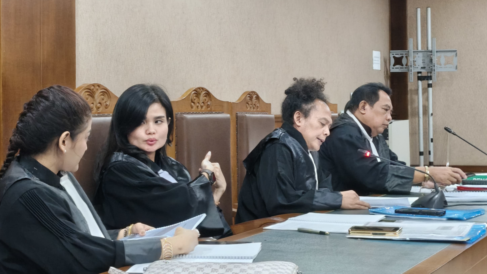 Adam Damiri Ajukan PK Kasus Asabri: Deolipa Yumara Ungkap Delapan Bukti Baru dan Klaim Tak Ada Kerugian kmc 20251106 201149