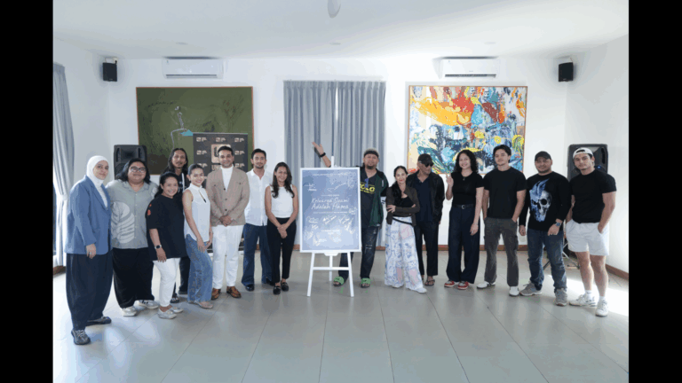 Pemain Film Keluarga Suami Adalah Hama