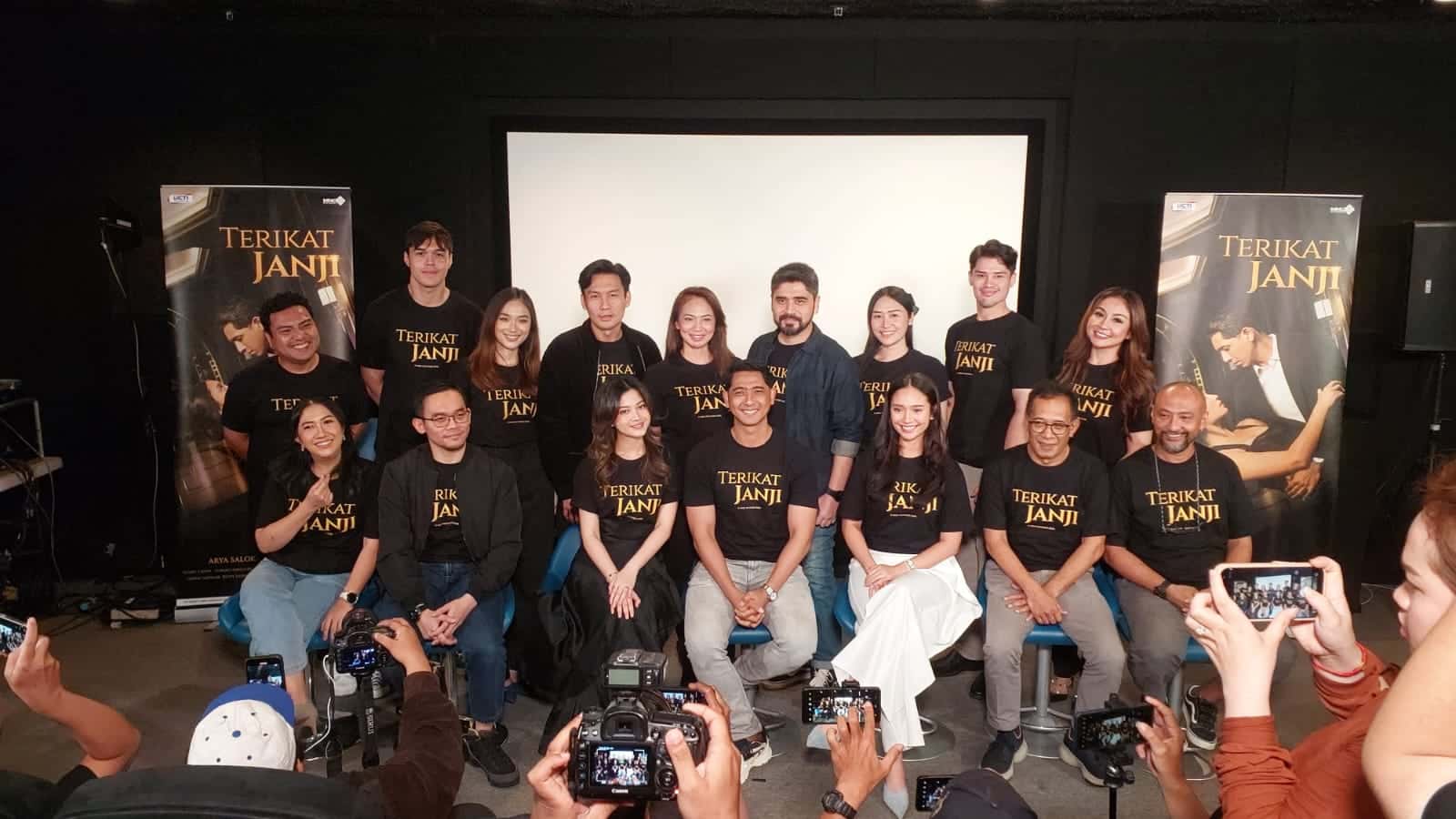 Transformasi Arya Saloka Jadi Tukang Ketoprak Misterius, Sinetron 'Terikat Janji' Siap Mengguncang RCTI IMG 20260330 WA0024