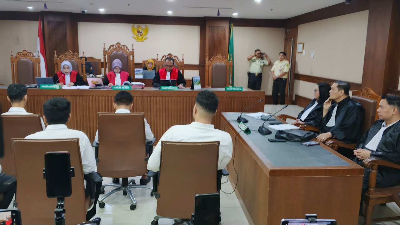 Ammar Zoni 'Pikir-Pikir' Usai Dijatuhi Hukuman Terberat di PN Jakarta Pusat 2026 04 24 15 00 37