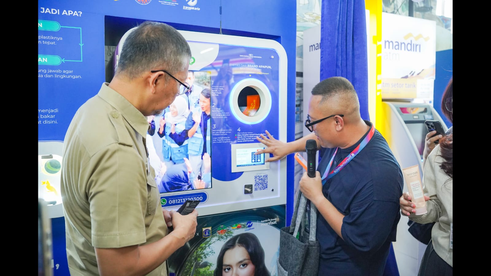 Ubah Sampah Kosmetik Jadi Barang Berguna! ParagonCorp Gandeng DLH Jakarta Luncurkan 'Smart Drop Box' di Halte CSW IMG 20260415 WA0031