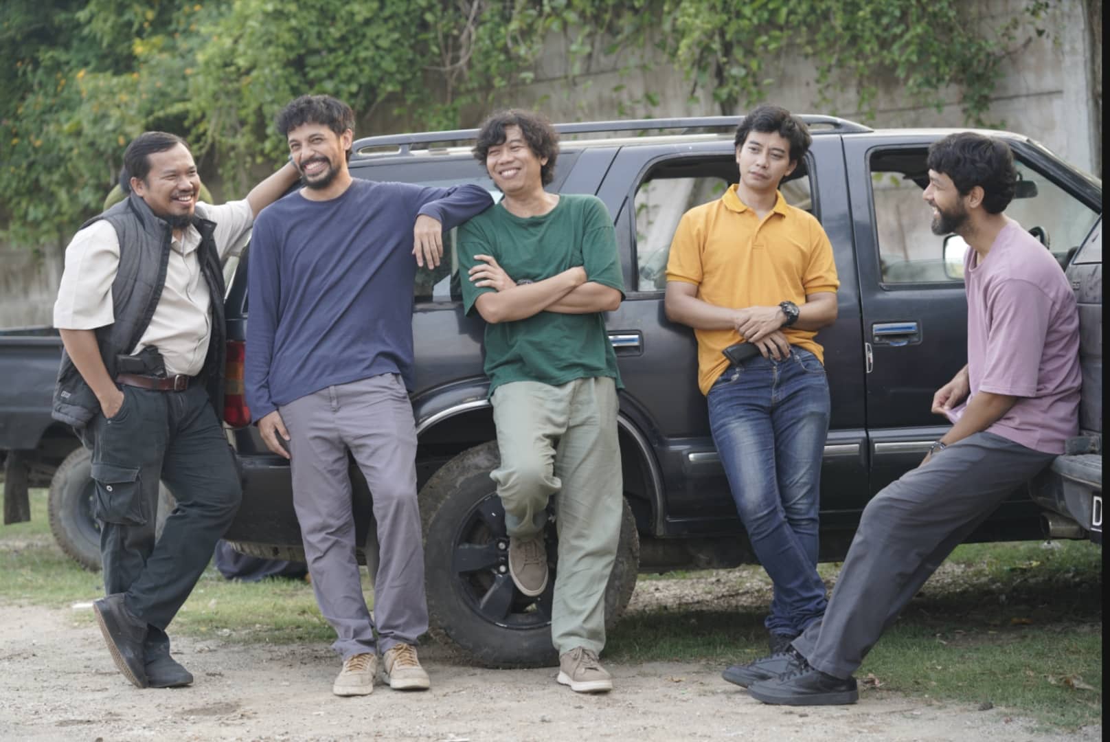 Dunia Orang Dewasa Sedang Lelah? Film 'Tanah Runtuh' Siap Sentuh Hati Penonton Mulai 25 Juni IMG 20260611 175340 641