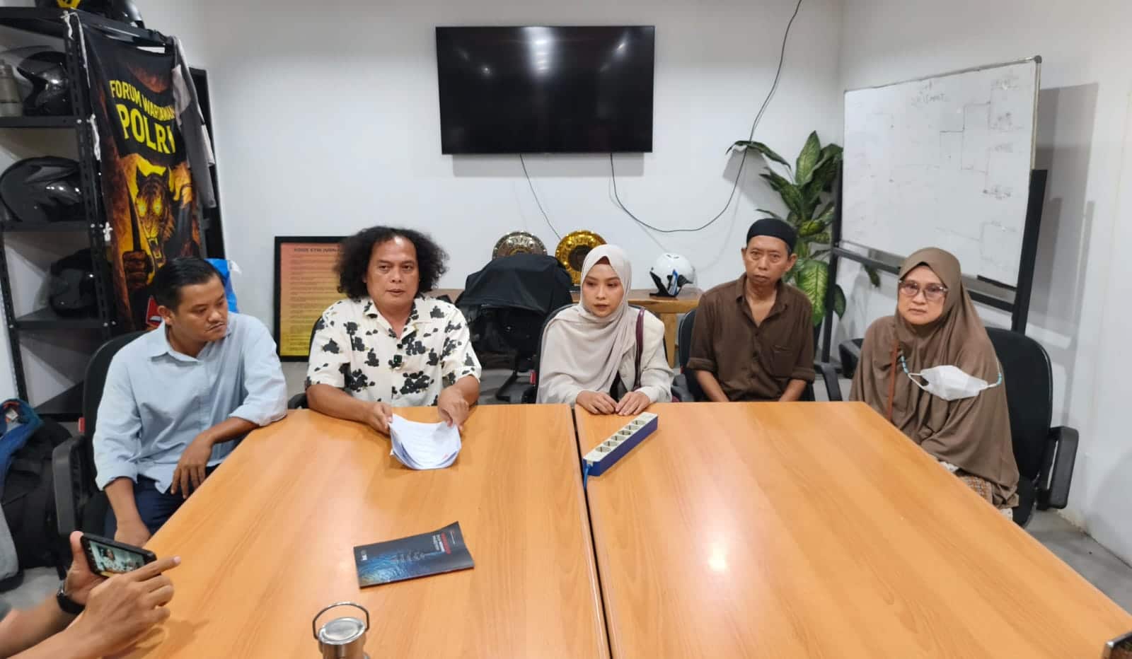 Pencarian Keadilan Remaja Cikarang: Mengapa Pelaku Penusukan Bebas Berkeliaran di Hajatan? IMG 20260706 WA0033