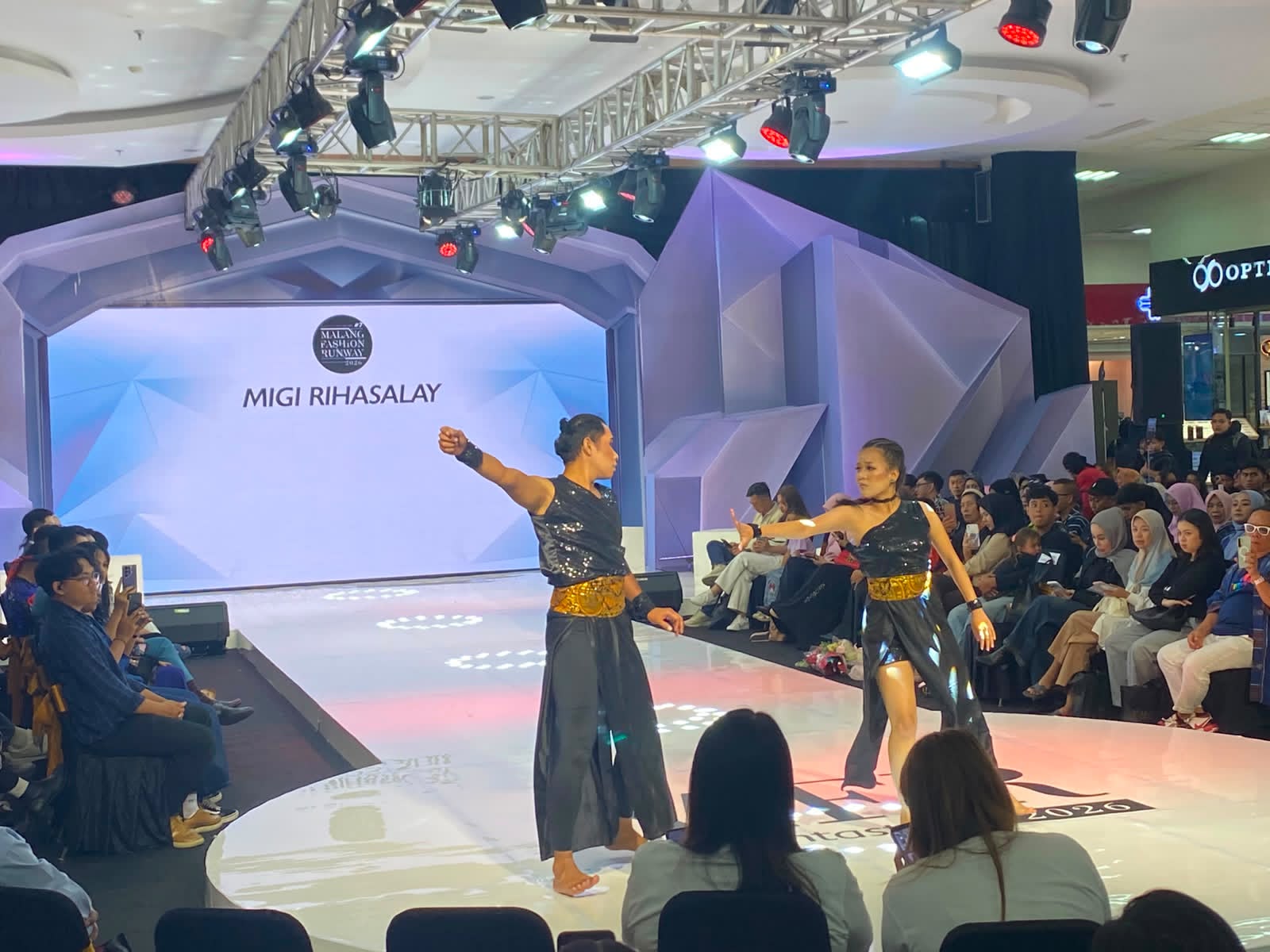 Migi Rihasalay Tampil Memukau di Malang Fashion Runway 2026, Koleksi Busana 'Mother Earth' Curi Perhatian IMG 20260715 WA0251