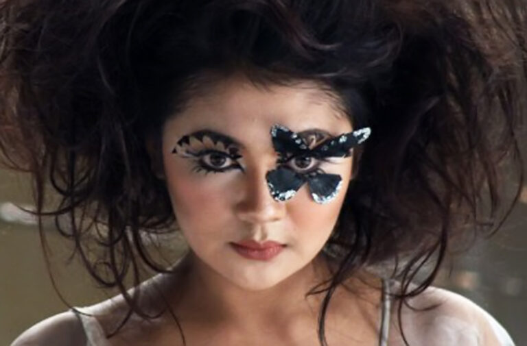 Baju Lebaran, Indah Dewi Pertiwi Pilih Warna Putih Indah Dewi Pertiwi