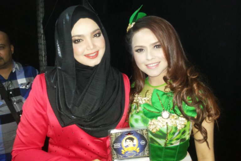 siti liza meet siti nurhaliza (2)