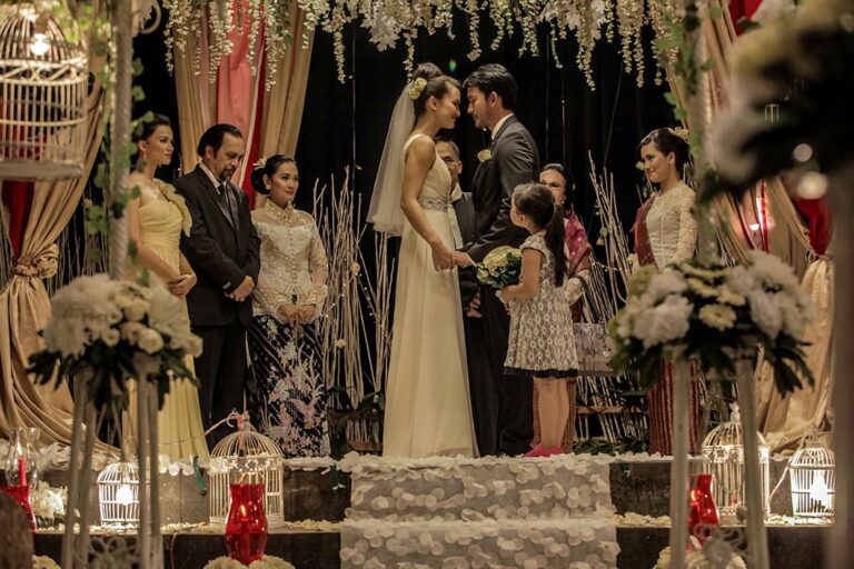 Bulan Di Atas Kuburan 1-ok