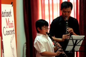 Salah satu peserta yang ikut unjuk kebolehan meniup klarinet adalah Sean Nicholas Alexander. Ia merupakan pemain klarinet termuda di Indonesia berusia 9 tahun.  Sean sukses membawakan total lima lagu. Dua lagu di antaranya berduet dengan sang guru, Nino Ario Wijaya 