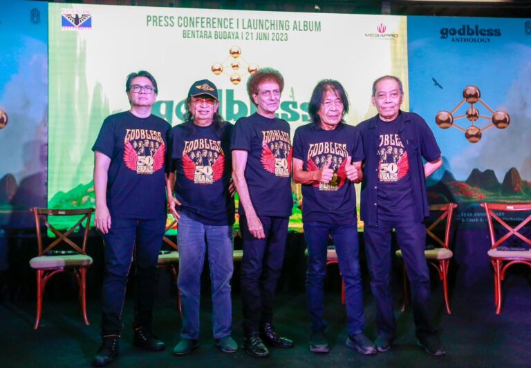 Rayakan Usia Emas, God Bless Luncurkan Album Orchestra ‘Anthology’ God Bless album Anthology