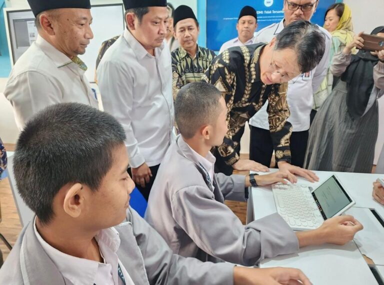 Samsung Dan Kementerian Agama Jalin Kerjasama Berdayakan Siswa Madrasah Photo 2.b- Kerjasama Samsung dan Kementerian Agama RI, Upaya Tingkatkan Mutu Pendidikan Madrasah