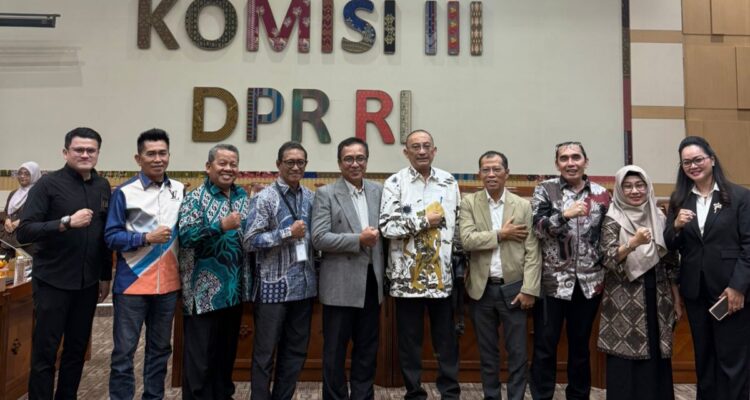 Peradi DKI Jakarta X Komisi III DPR IMG 20250729 094008