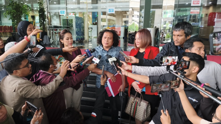 Laporan Dugaan Pelanggaran Penyidik KPK Masuk Dewas, Deolipa dan Klien Diperiksa Deolipa Yumara & Linda Susanti