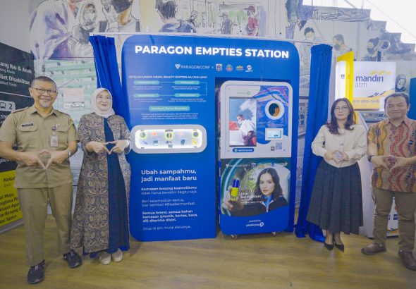 Ubah Sampah Kosmetik Jadi Barang Berguna! ParagonCorp Gandeng DLH Jakarta Luncurkan 'Smart Drop Box' di Halte CSW Paragon Smart Drop Box
