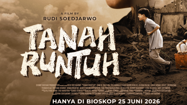 Dobrak Batas Inklusivitas, Denny Siregar Production Rilis 'Tanah Runtuh' Angkat Karakter Down Syndrome sebagai Pusat Cerita Poster film Tanah Runtuh