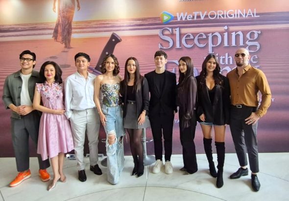 Cinta Laura Perankan Dua Karakter di Serial Sleeping with the Enemy, Hadirkan Thriller Penuh Misteri dan Balas Dendam 1002043486