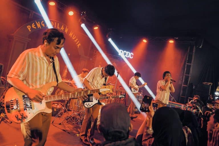 Dua Dekade Berkarya Hingga Taklukkan Inggris, The Changcuters Lolos dari 'Jeratan Hukum' Pengadilan Musik DCDC Pengadilan Musik edisi 65 menghadirkan 'terdakwa' The Changcuters.