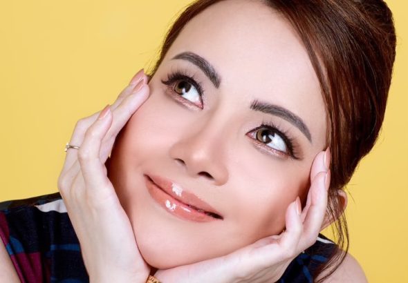 Duo Antonia Rilis MV “Asalkan Ku Bisa”, Cerita Cinta Segitiga yang Tetap Bertahan Meski Terluka 1002101446